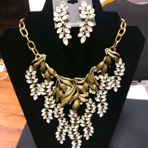 Celebritique Necklace set